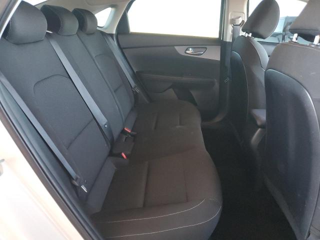 3KPF24AD4ME296599 - 2021 KIA FORTE FE WHITE photo 10