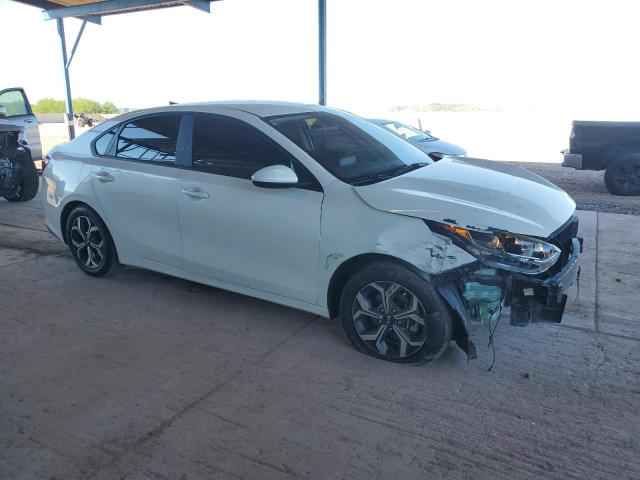 3KPF24AD4ME296599 - 2021 KIA FORTE FE WHITE photo 4