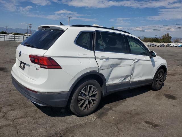 3VV3B7AX2JM216007 - 2018 VOLKSWAGEN TIGUAN SE 白色 照片 3