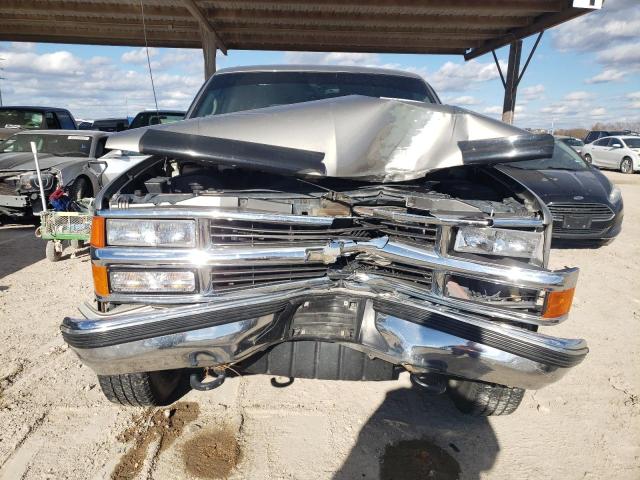 3GNGK26R2XG106506 - 1999 CHEVROLET SUBURBAN K2500 GRAY photo 5