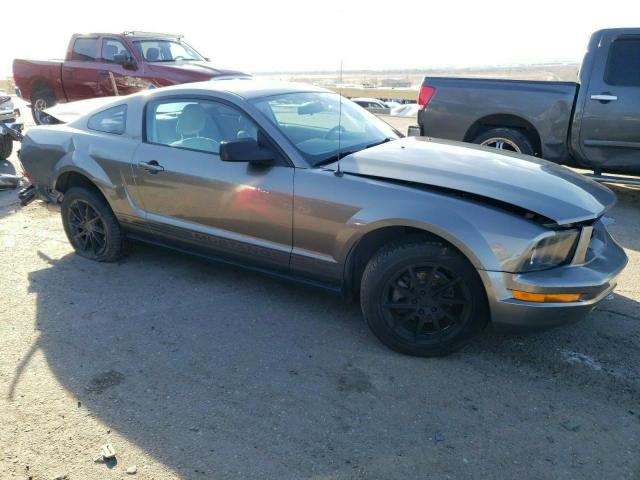 1ZVFT80N655120985 - 2005 FORD MUSTANG TAN photo 4