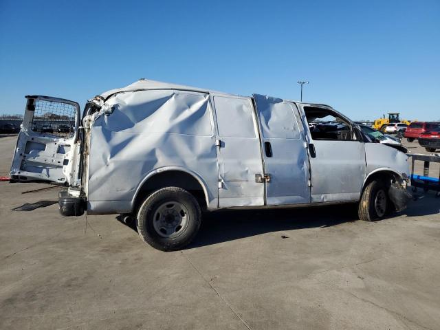 1GCGG25C981180335 - 2008 CHEVROLET EXPRESS G2 WHITE photo 3