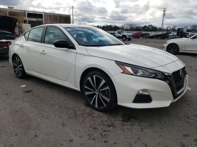 1N4BL4CV6MN369295 - 2021 NISSAN ALTIMA SR WHITE photo 4