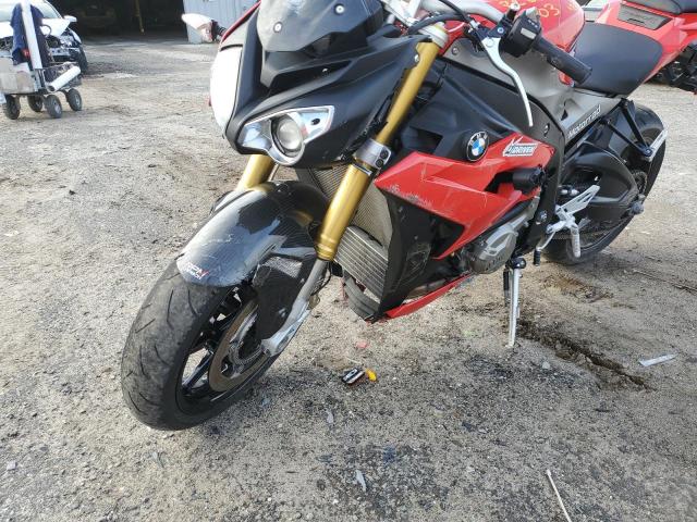 WB10D1204GZ696632 - 2016 BMW S 1000 R RED photo 9