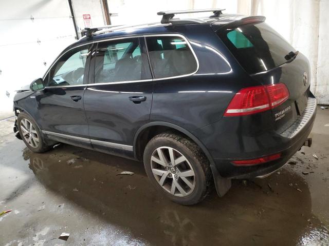 WVGEP9BP8ED009766 - 2014 VOLKSWAGEN TOUAREG V6 TDI BLUE photo 2