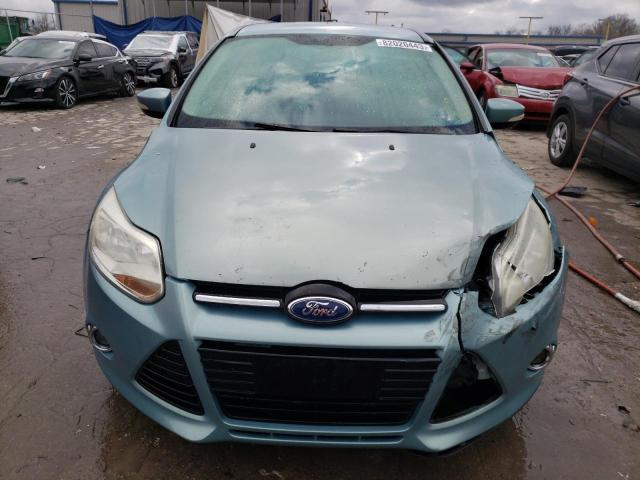 1FAHP3M2XCL177174 - 2012 FORD FOCUS SEL BLUE photo 5