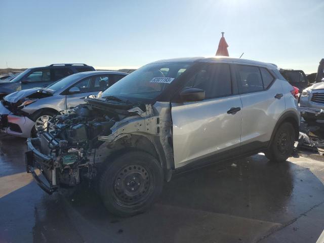 3N1CP5BV2LL502436 - 2020 NISSAN KICKS S SILVER photo 1