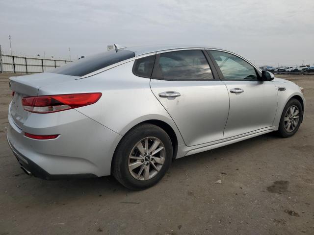 5XXGT4L33KG275544 - 2019 KIA OPTIMA LX SILVER photo 3
