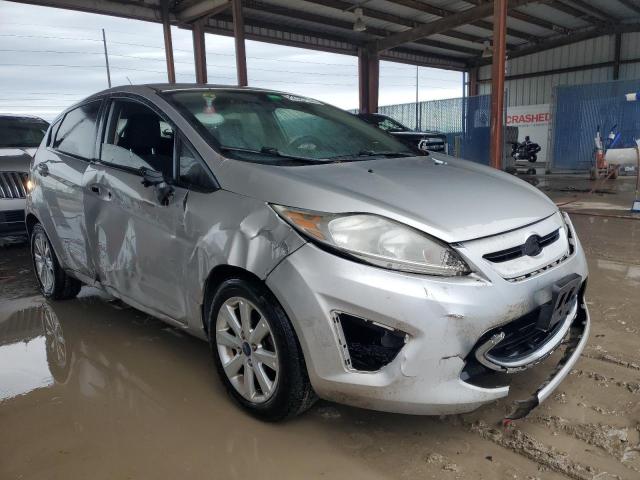 3FADP4EJ7BM165992 - 2011 FORD FIESTA SE SILVER photo 4