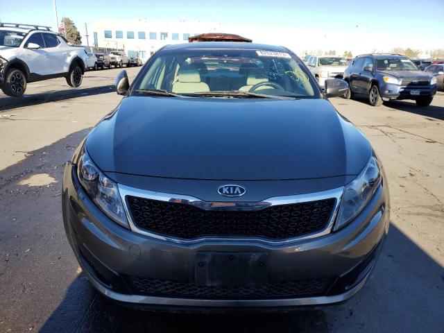 KNAGM4A70B5111379 - 2011 KIA OPTIMA LX GRAY photo 5