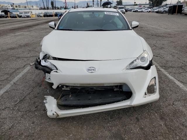 JF1ZNAA1XF9709471 - 2015 TOYOTA SCION FR-S WHITE photo 5