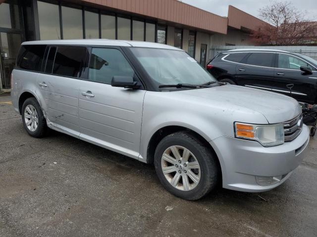 2FMGK5BC8ABA46359 - 2010 FORD FLEX SE SILVER photo 4