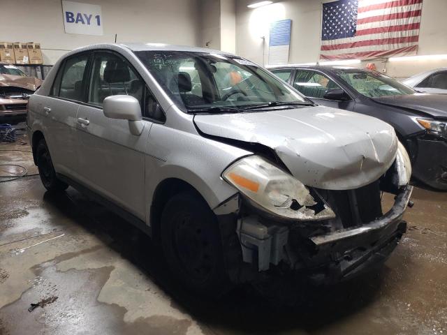 3N1BC11E49L483575 - 2009 NISSAN VERSA S SILVER photo 4