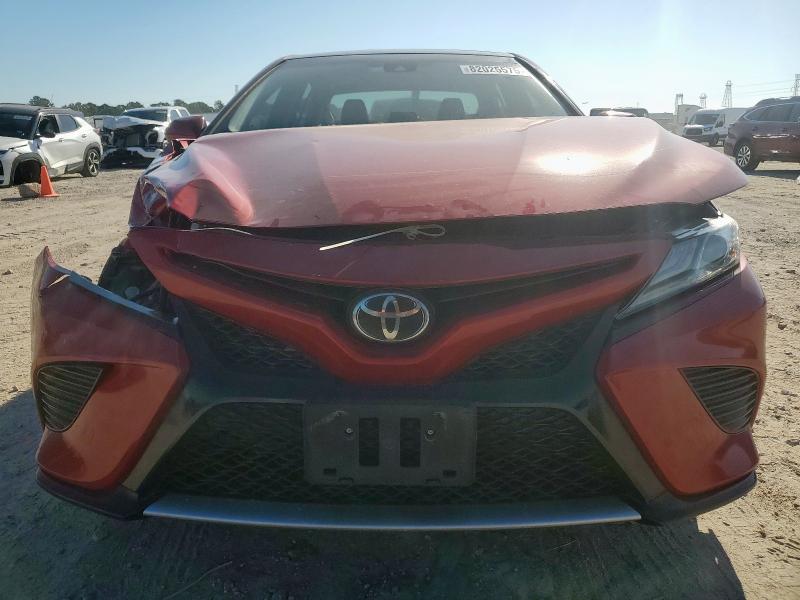 4T1B61HK5KU179159 - 2019 TOYOTA CAMRY XSE 红色 照片 5