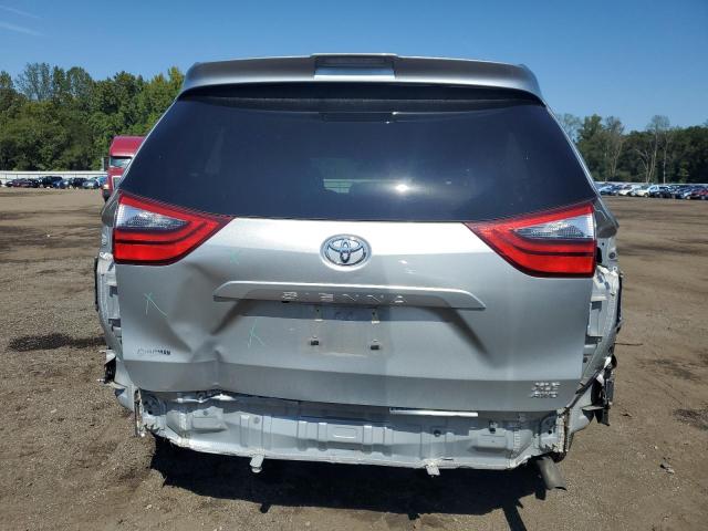 5TDDZ3DC5LS242944 - 2020 TOYOTA SIENNA XLE 银色 照片 6