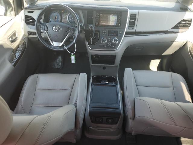 5TDDZ3DC5LS242944 - 2020 TOYOTA SIENNA XLE 银色 照片 8