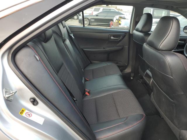 4T1BF1FK8GU156405 - 2016 TOYOTA CAMRY LE SILVER photo 10