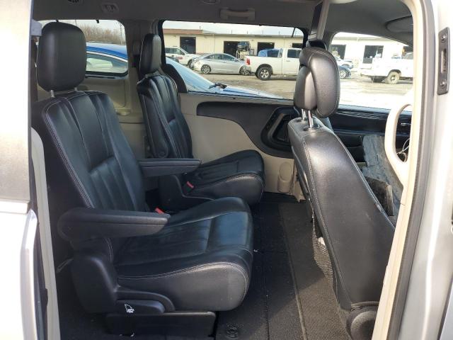 2A4RR8DG6BR783864 - 2011 CHRYSLER TOWN & COU TOURING L SILVER photo 11