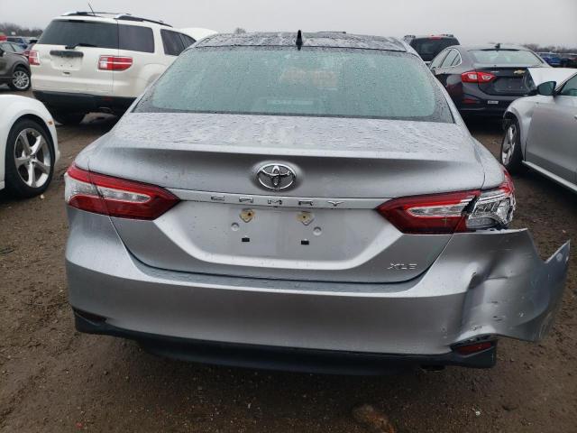 4T1F11AK4LU937598 - 2020 TOYOTA CAMRY XLE SILVER photo 6