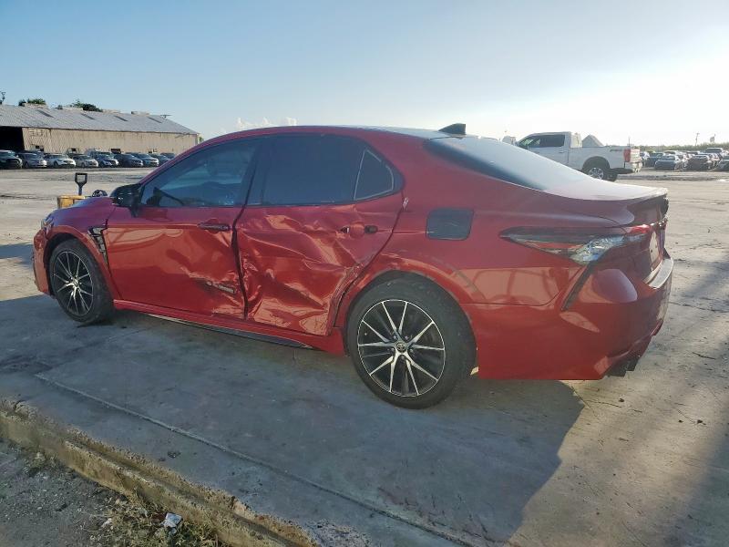 4T1K61AK7NU011487 - 2022 TOYOTA CAMRY XSE RED photo 2