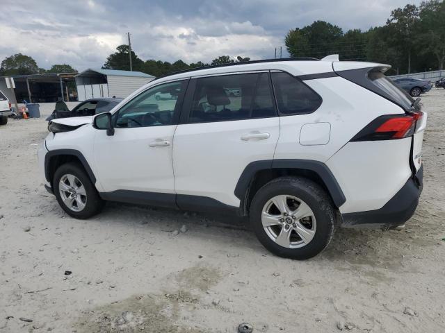 2T3W1RFV8MC162203 - 2021 TOYOTA RAV4 XLE WHITE photo 2