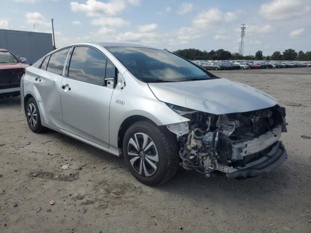 JTDKARFP6H3001565 - 2017 TOYOTA PRIUS PRIM Gümüş fotoğraf 4