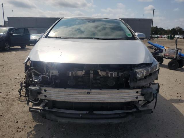 JTDKARFP6H3001565 - 2017 TOYOTA PRIUS PRIM Gümüş fotoğraf 5