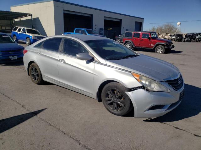 5NPEB4AC0CH442400 - 2012 HYUNDAI SONATA GLS SILVER photo 4