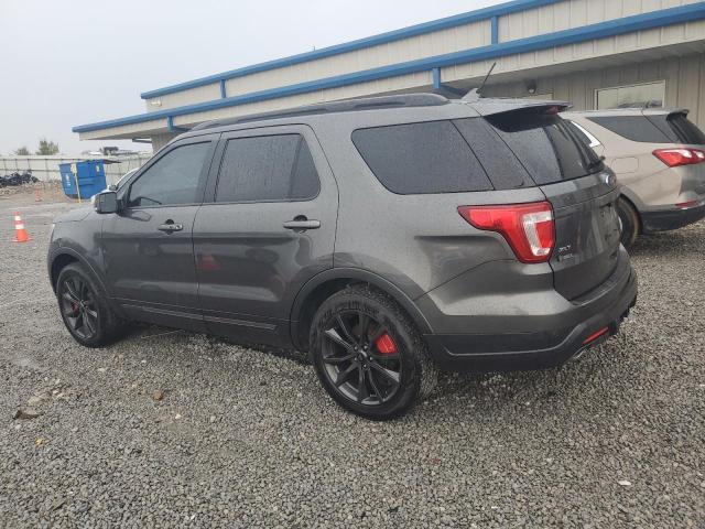 1FM5K8D89JGA53542 - 2018 FORD EXPLORER XLT Gris photo 2