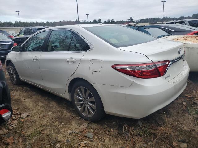 4T1BF1FK8FU945572 - 2015 TOYOTA CAMRY LE WHITE photo 2