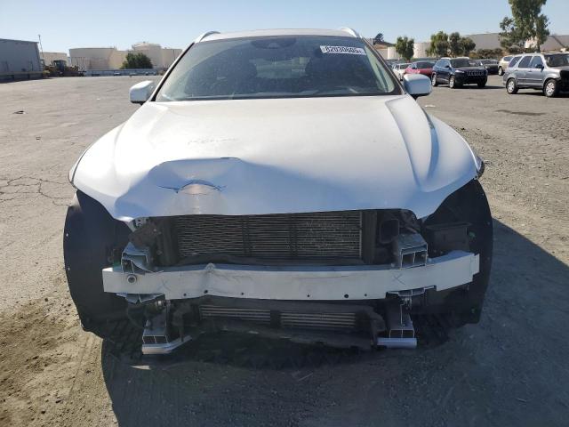 LYV102RK0JB106781 - 2018 VOLVO XC60 T5 WHITE photo 5