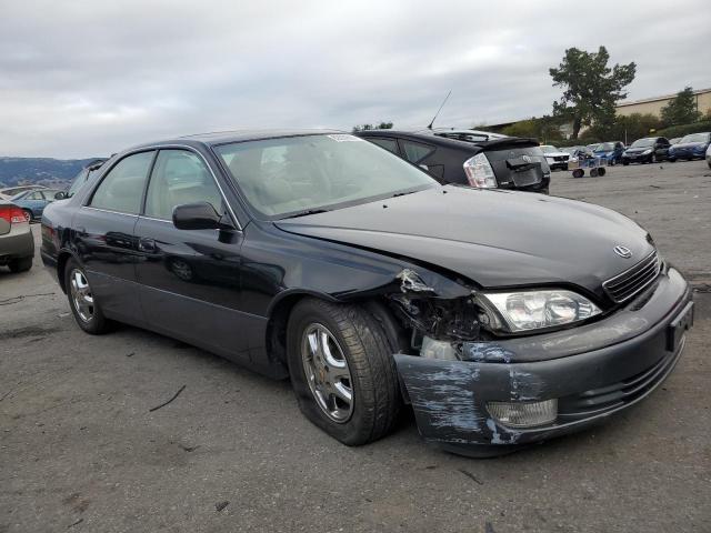 JT8BF28G5W0096140 - 1998 LEXUS ES 300 BLACK photo 4