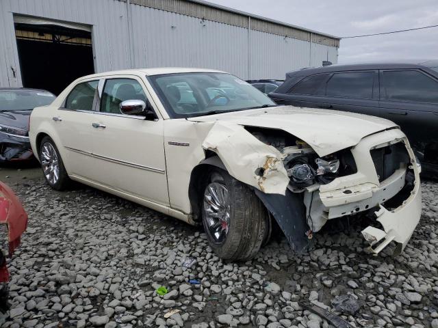 2C3LA63TX9H583080 - 2009 CHRYSLER 300C WHITE photo 4