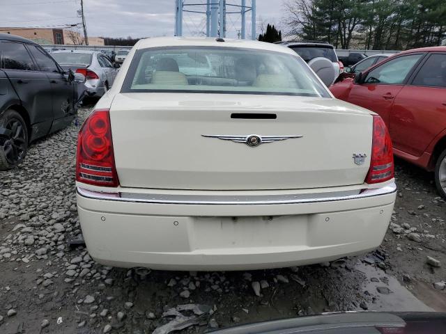 2C3LA63TX9H583080 - 2009 CHRYSLER 300C WHITE photo 6