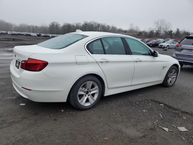 WBAXH5C55CDW03547 - 2012 BMW 528 XI WHITE photo 3