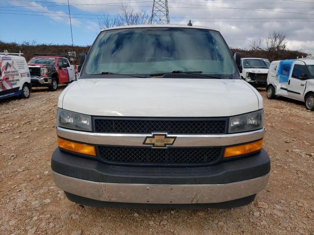 1GAZGPFG0J1309438 - 2018 CHEVROLET EXPRESS G3 LT WHITE photo 5