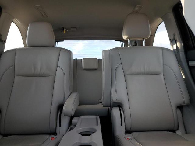 5TDJZRFH6KS623487 - 2019 TOYOTA HIGHLANDER SE 银色 照片 10