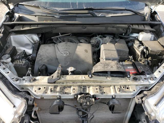 5TDJZRFH6KS623487 - 2019 TOYOTA HIGHLANDER SE 银色 照片 12