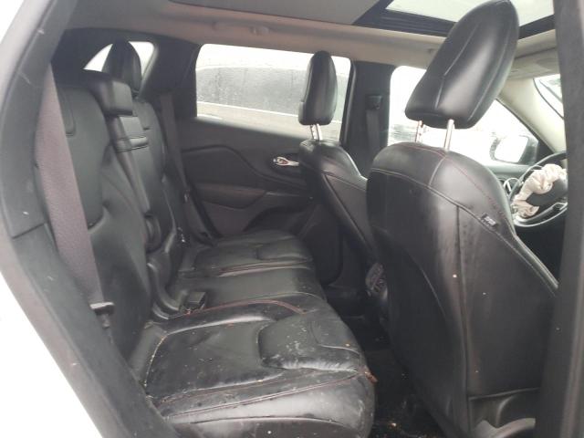 1C4PJMBS6GW156617 - 2016 JEEP CHEROKEE TRAILHAWK WHITE photo 11
