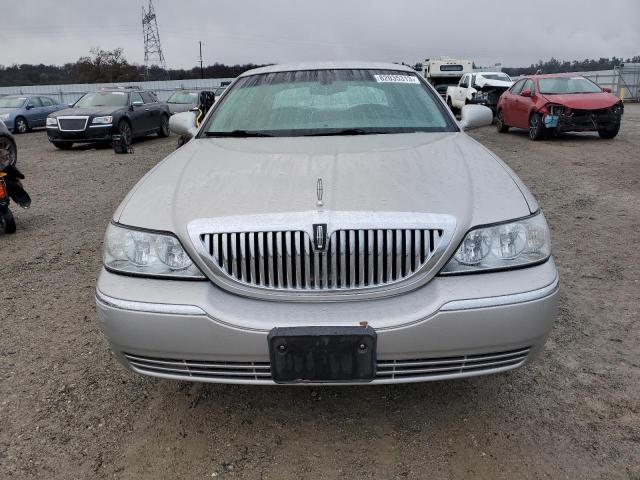 1LNHM81W44Y667553 - 2004 LINCOLN TOWN CAR EXECUTIVE SILVER photo 5