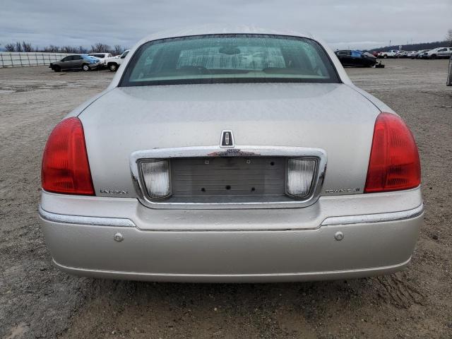 1LNHM81W44Y667553 - 2004 LINCOLN TOWN CAR EXECUTIVE SILVER photo 6