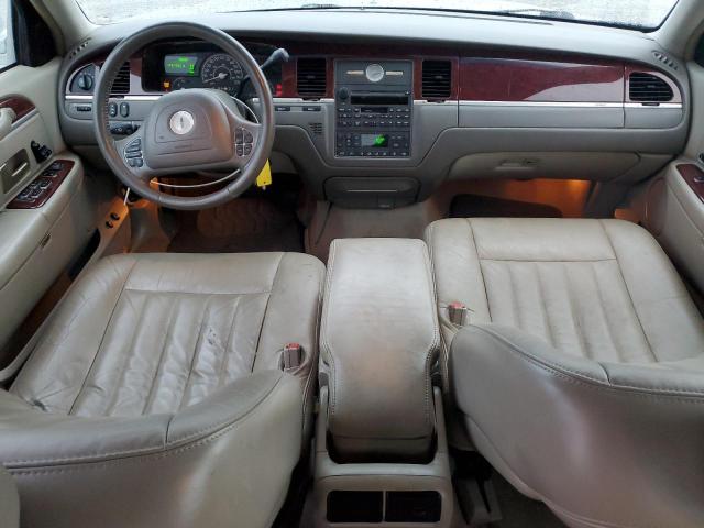 1LNHM81W44Y667553 - 2004 LINCOLN TOWN CAR EXECUTIVE SILVER photo 8