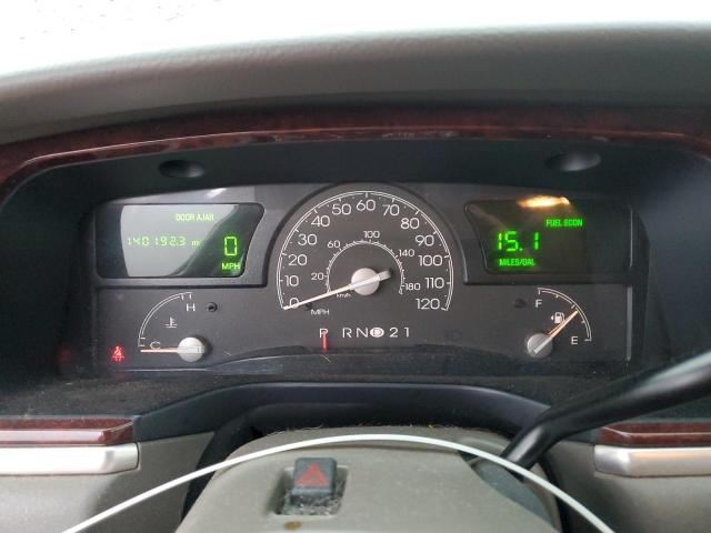 1LNHM81W44Y667553 - 2004 LINCOLN TOWN CAR EXECUTIVE SILVER photo 9