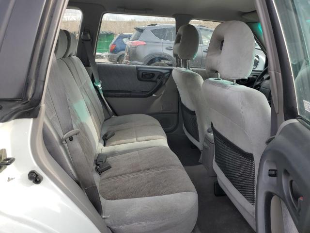 JF1SF655X2H742074 - 2002 SUBARU FORESTER S WHITE photo 11
