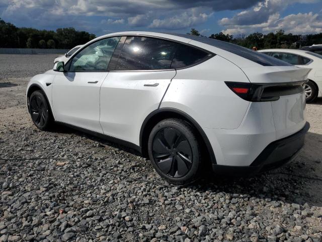 7SAYGDEE8TA448714 - 2026 TESLA MODEL Y WHITE photo 2