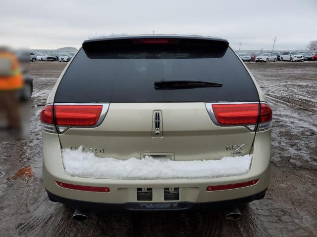 2LMDJ8JK8BBJ30770 - 2011 LINCOLN MKX TAN photo 6