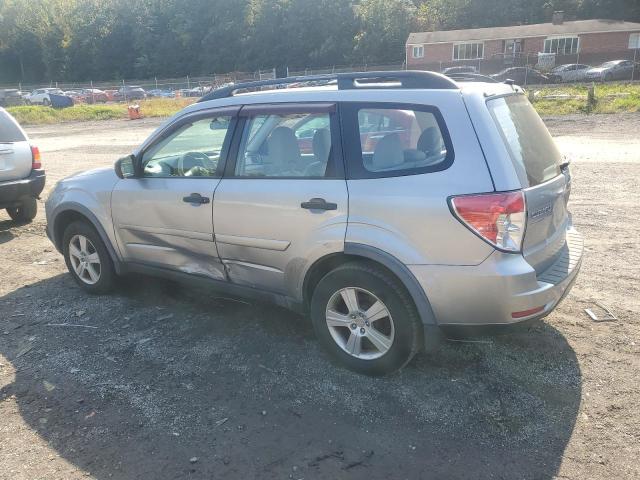 JF2SHABC6BH717295 - 2011 SUBARU FORESTER 2.5X Серебристый фото 2