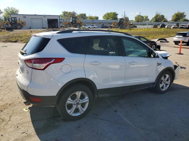 1FMCU9G90FUB82757 - 2015 FORD ESCAPE SE WHITE photo 3