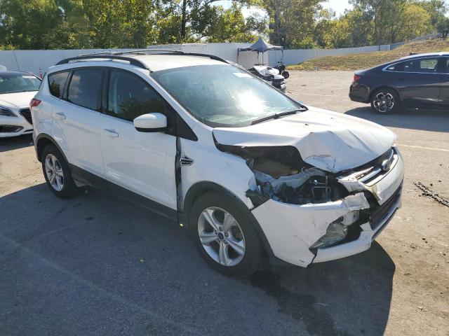 1FMCU9G90FUB82757 - 2015 FORD ESCAPE SE WHITE photo 4