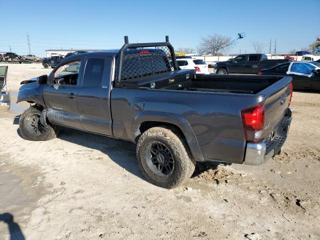 5TFSZ5AN2JX151436 - 2018 TOYOTA TACOMA ACCESS CAB GRAY photo 2